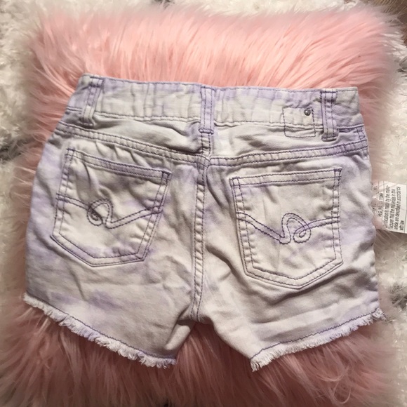 Cute white and paint purple Shorts - Picture 2 of 2